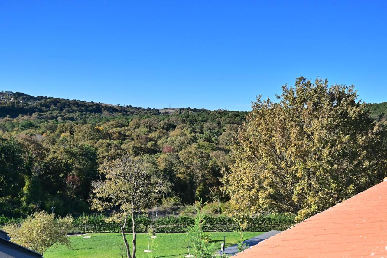 Forest Villa, 6 Minutes From The Airport Villa *