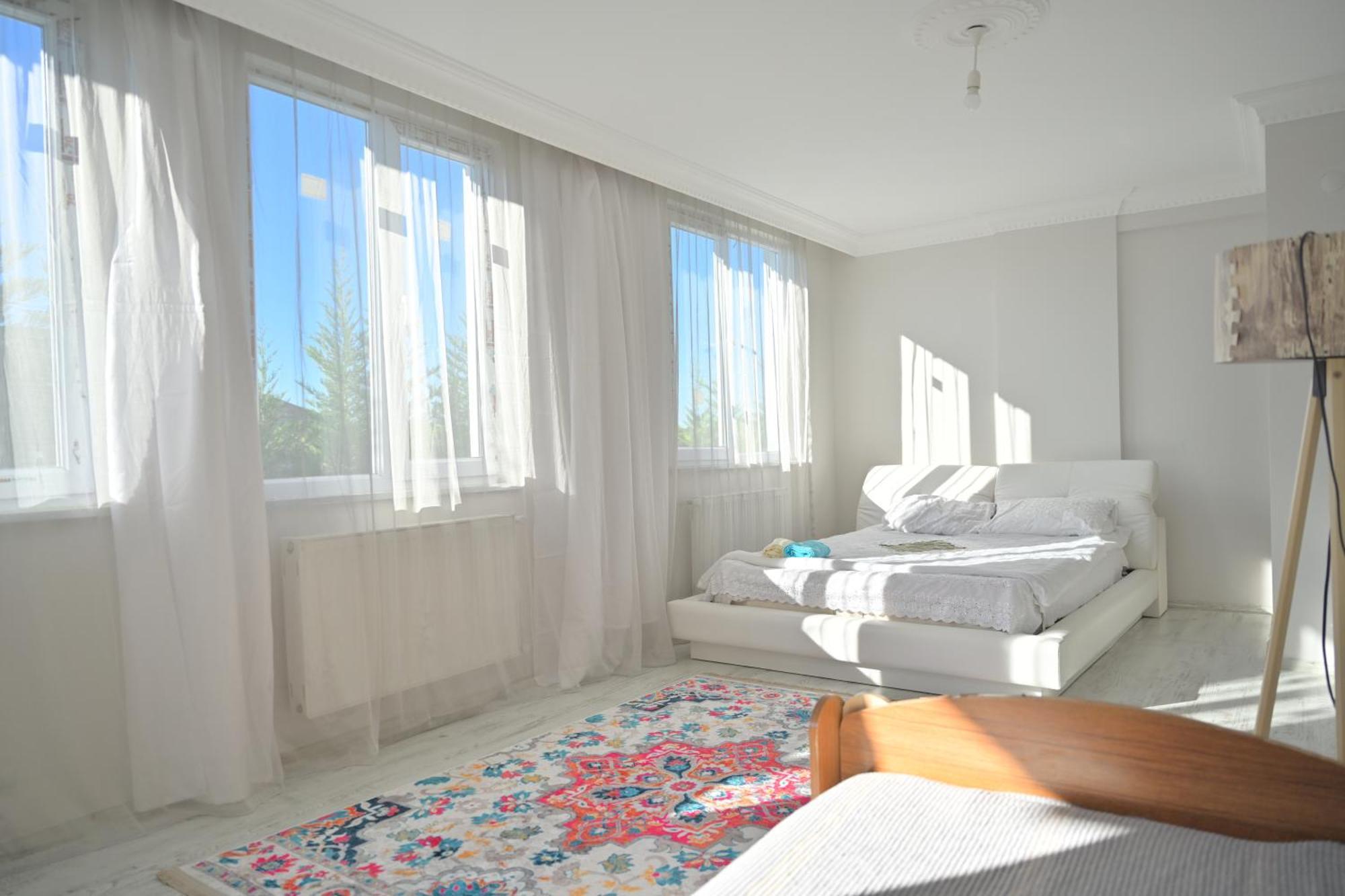 Villa Forest Villa, 6 Minutes From The Airport *