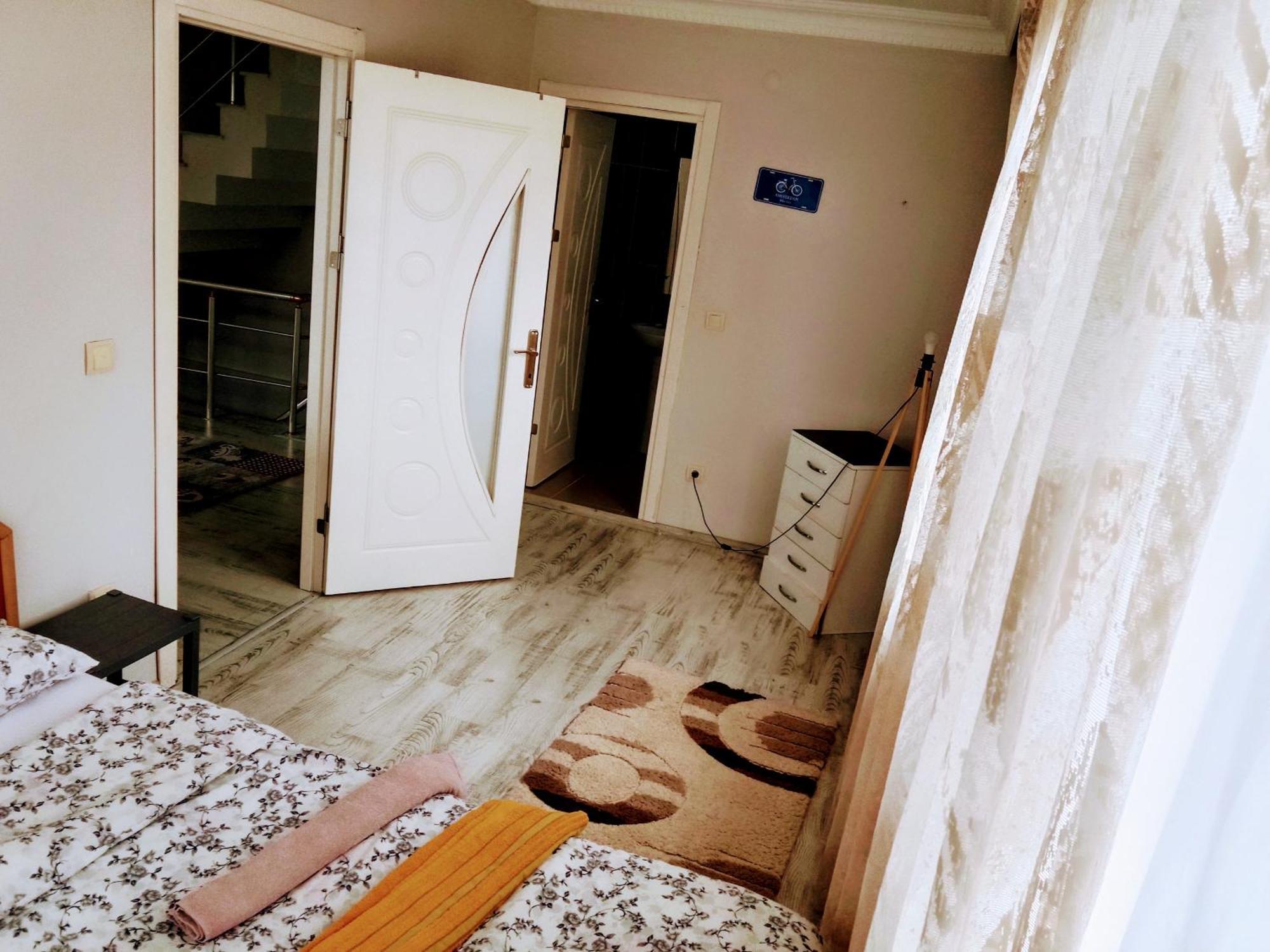 Forest Villa, 6 Minutes From The Airport Villa