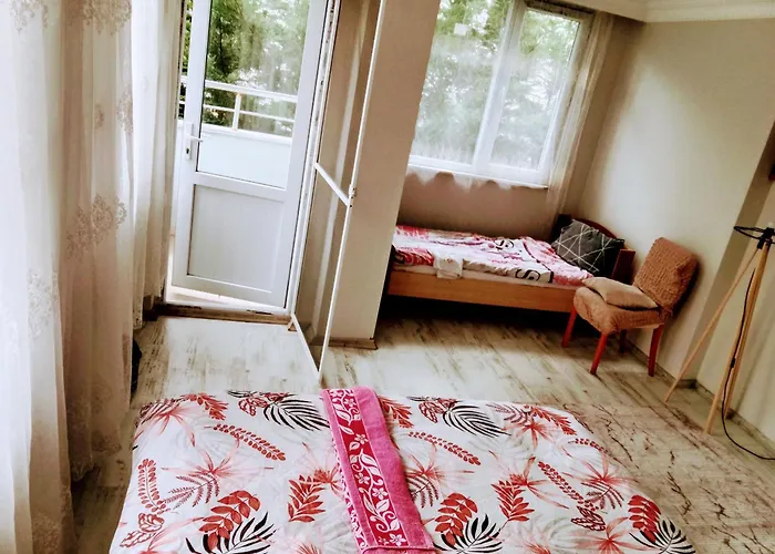 Forest Villa, 6 Minutes From The Airport